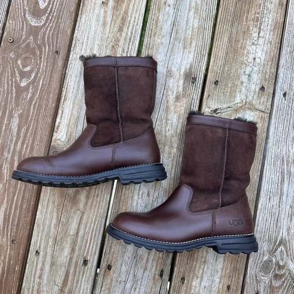 Ugg Brooks Brown Leather Shearling Lined Mid Rise Boots Women's Size 7 - Picture 1 of 8